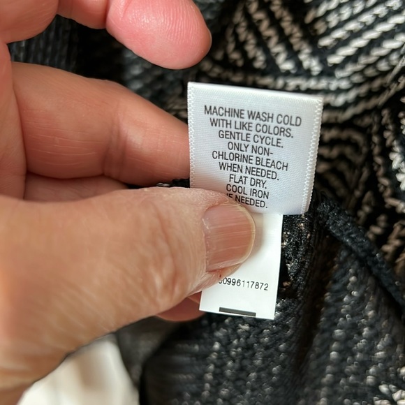 Dana Buchman, Women's L, waterfall front, black & cream knit jacket - Picture 5 of 12